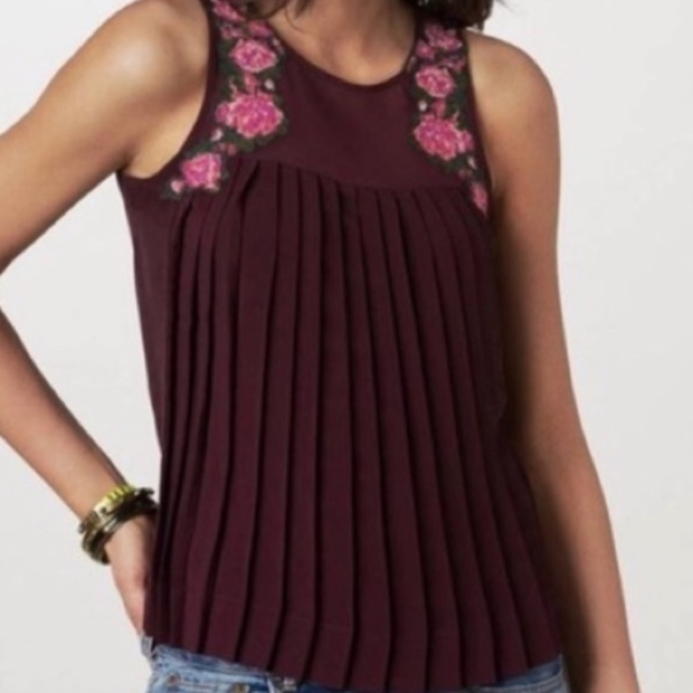 American Eagle Embroidered Pleated Top MED